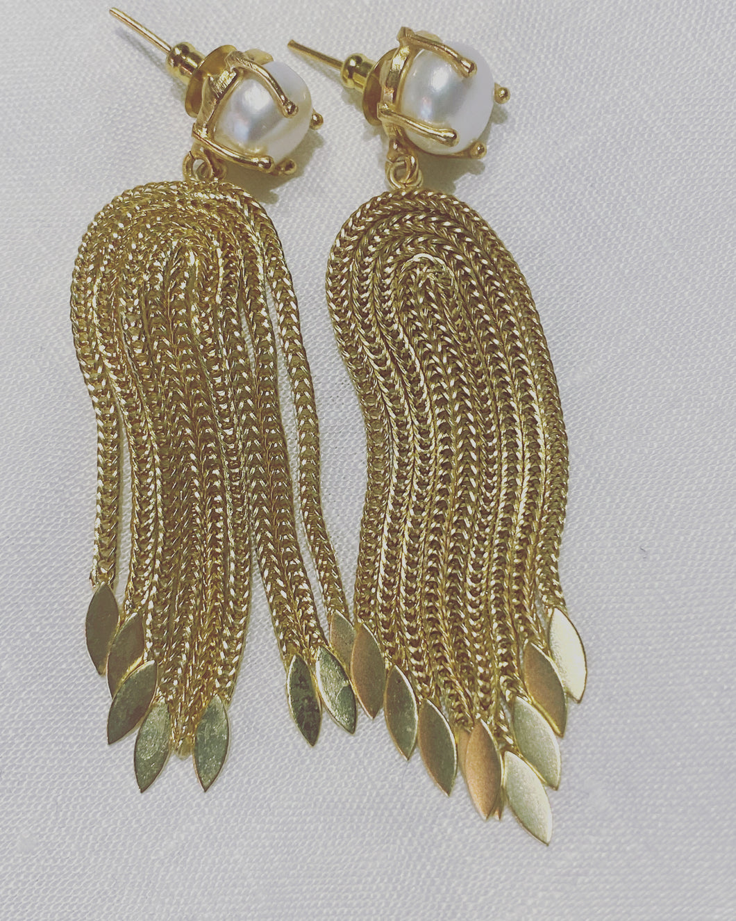 Eden pearl drop earrings  - Gold plated