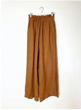 Load image into Gallery viewer, Freya Linen Pants- Rust
